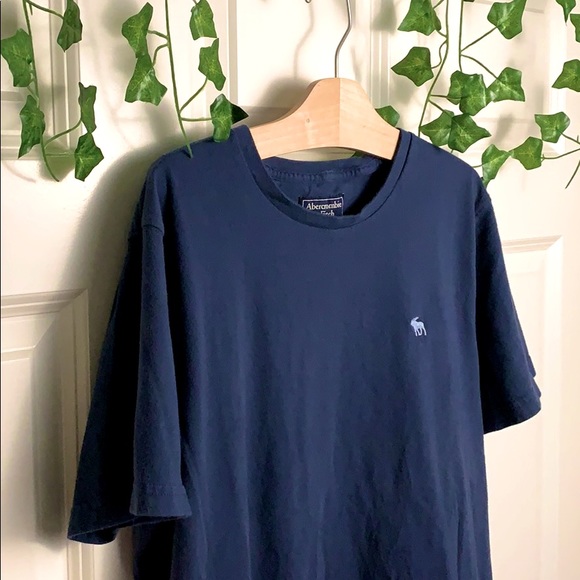 Navy Blue Abercrombie T-Shirt (great condition) - Picture 2 of 2